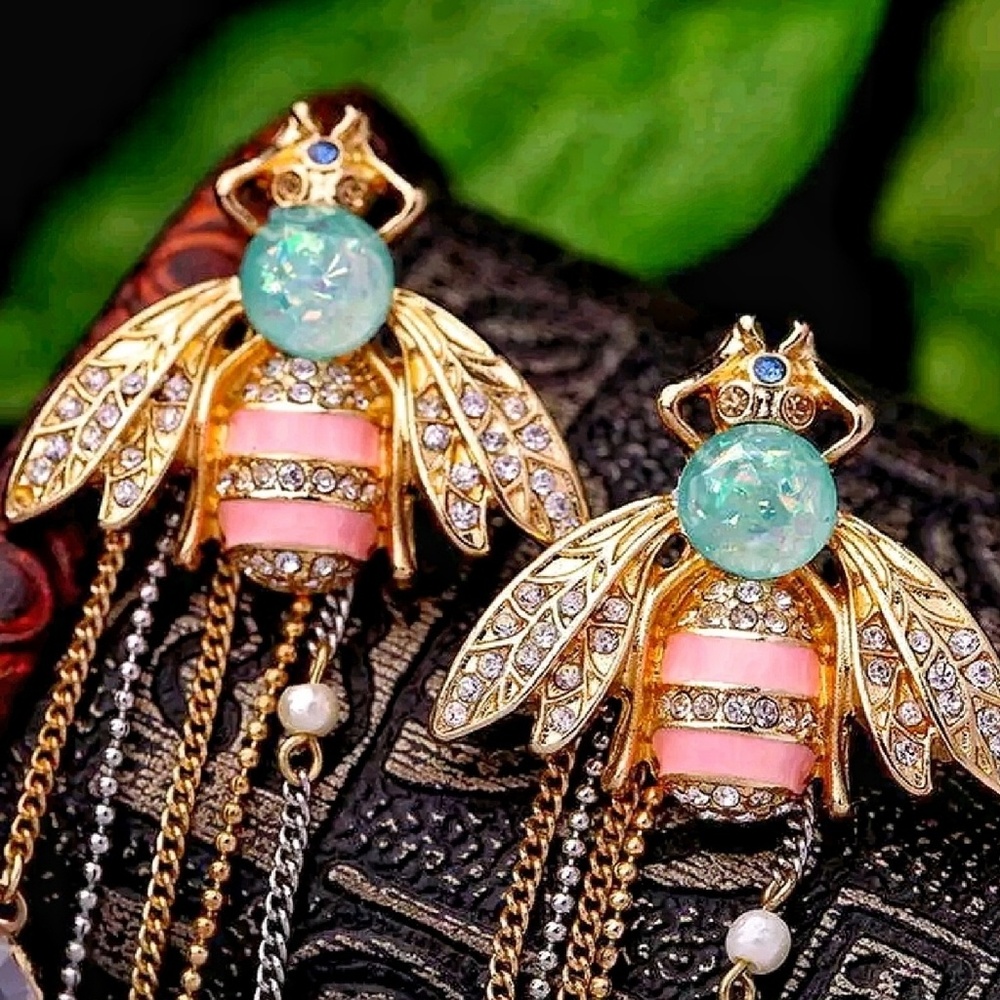 Brand new!! Bee Earrings